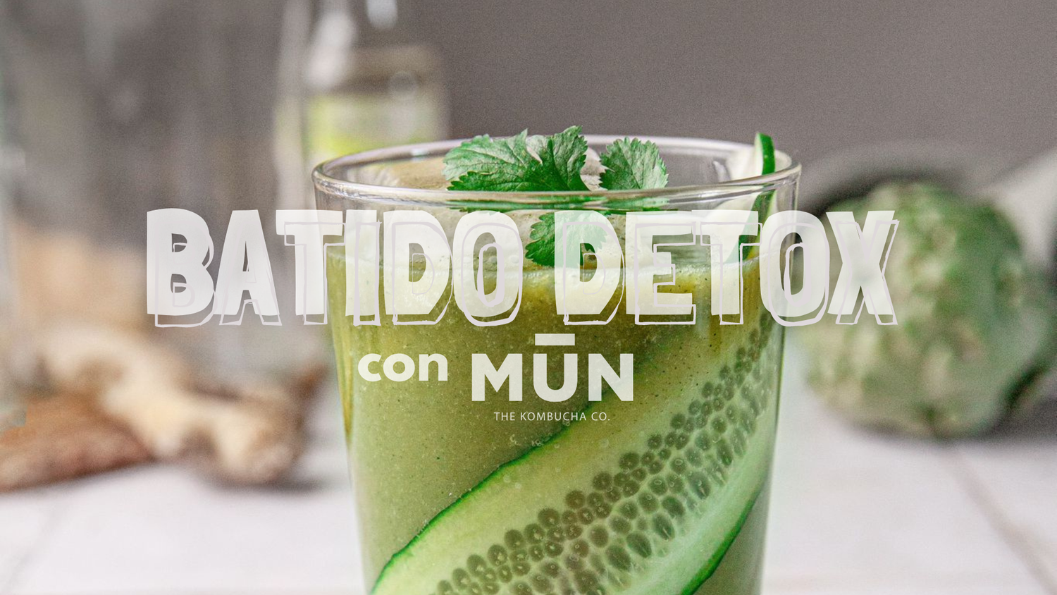 Batido Detox con Mūn Premium Ginger Kombucha