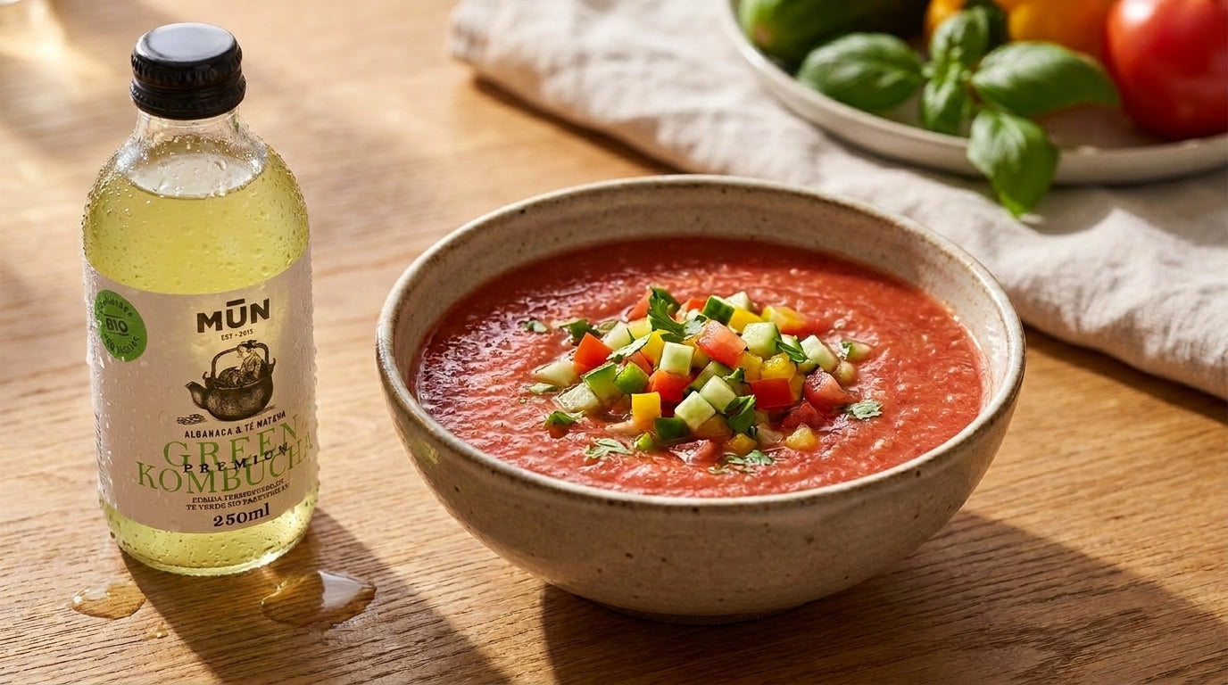 Receta gazpacho-probiotico-con-green-kombucha con Mūn Green Kombucha 250 ml